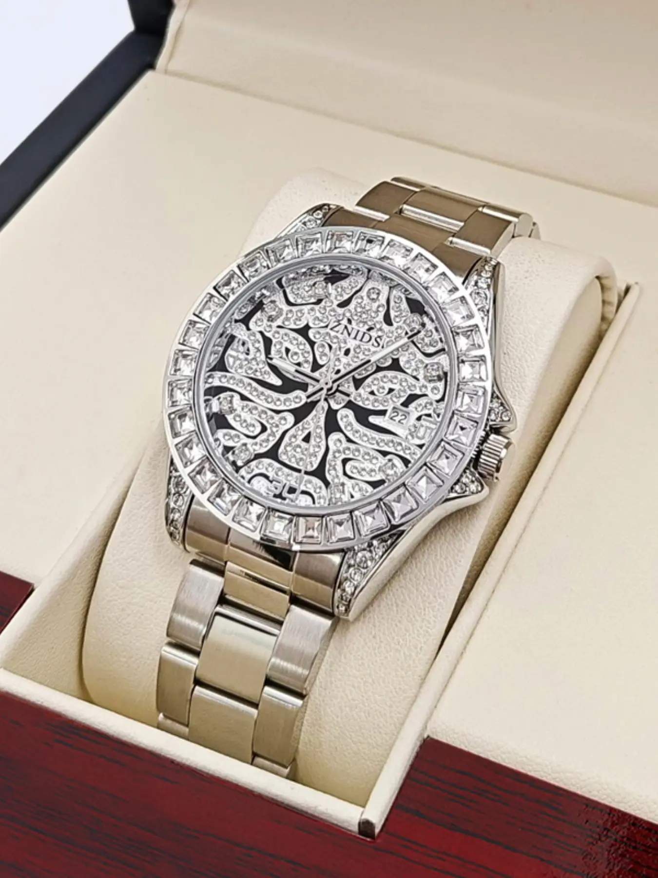 Luxury business men's quartz watch, hollowed out design, butterfly buckle strap, fully automatic movement watch, men's tiger di series handsome and high-value waterproof luminous light luxury watch, preferred brand watch for holiday birthday gifts