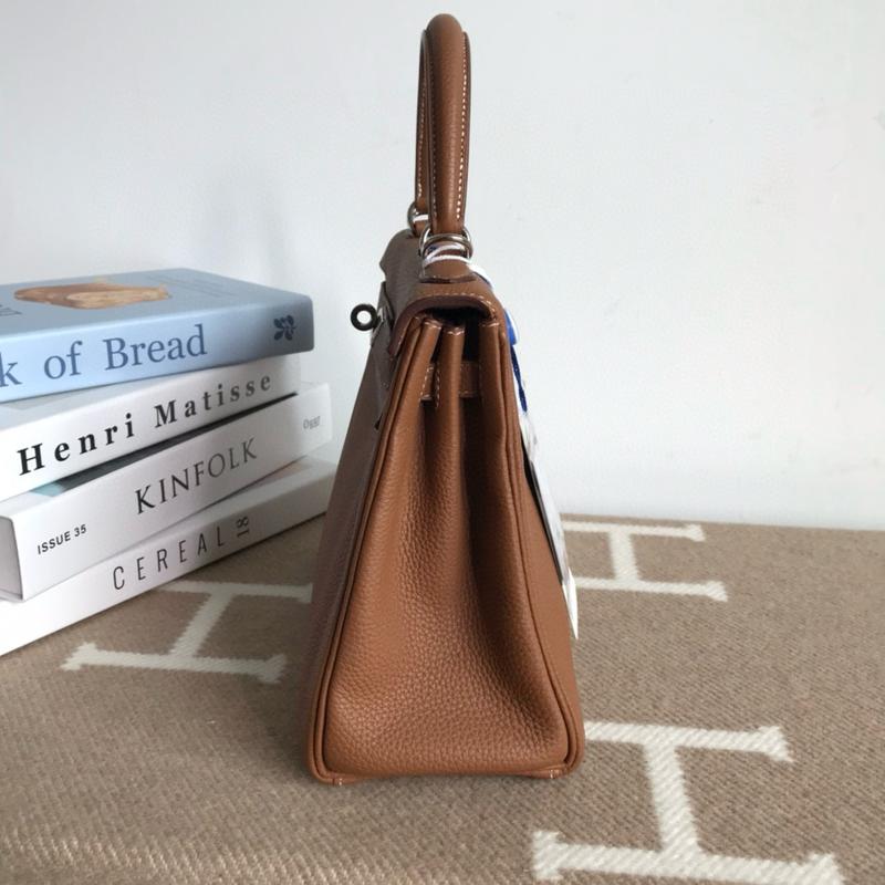 Pre-owned HERMÈS Leather tote bags Hermes Kelly 25 Togo 37 Gold (9p3)