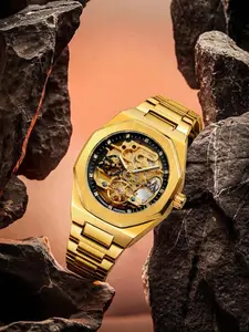 Men's business fashion hollowed-out watch, a diamond-studded octagonal wristwatch suitable for both parties and daily wear. Trendy and versatile birthday gift with packaging. Mechanical style watch.