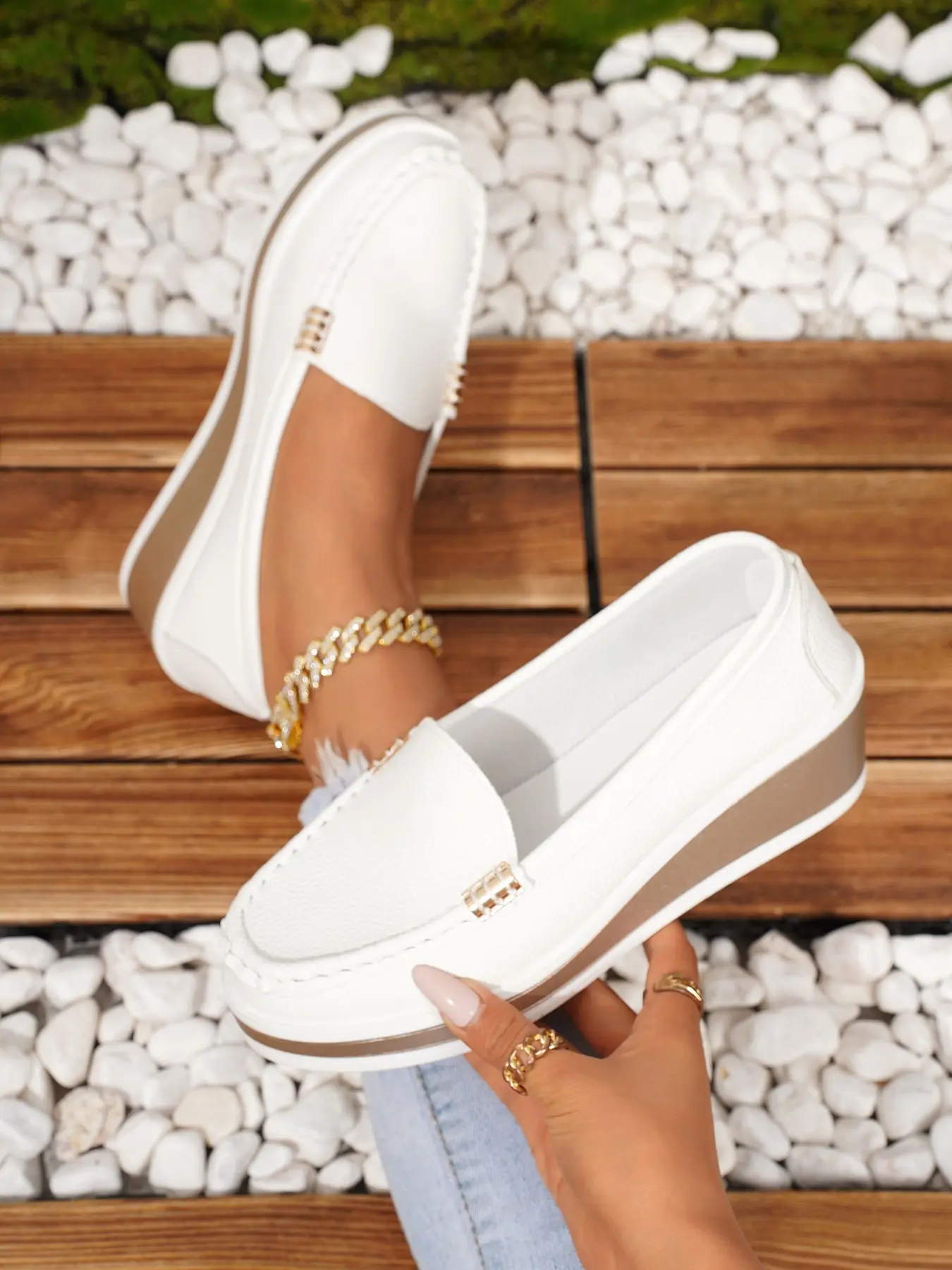 Women's Slip-On Low Heel Flat Round Toe Thick Sole Shoes, Casual Versatile Comfortable Simple Decorative Buckle Modern European Style Loafers