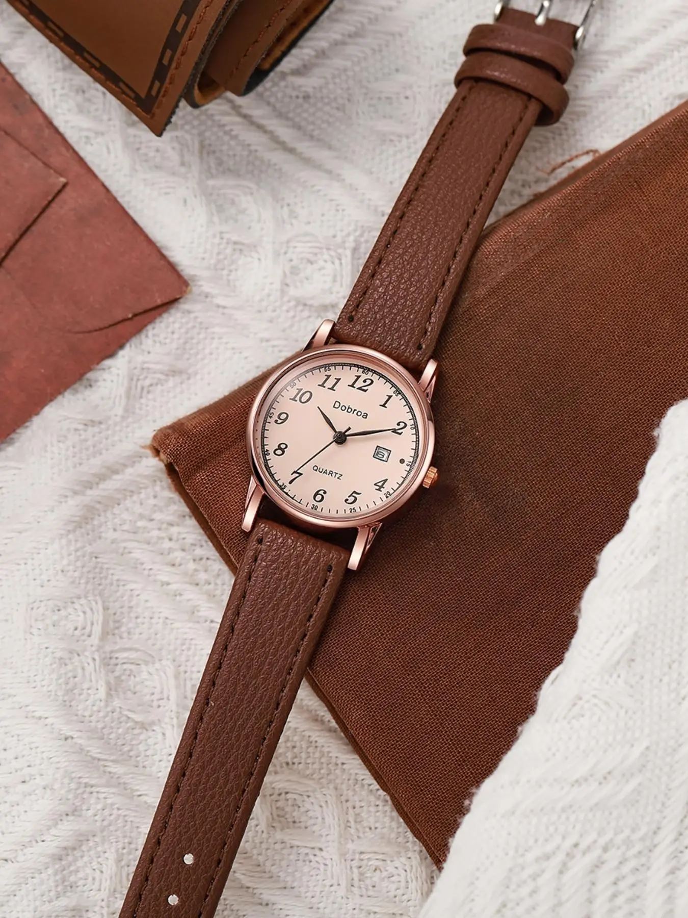 Women\'s Coffee Brown Analog Quartz Classic PU Leather Casual Round Wrist Watch New Round Digital Dial Large Calendar Quartz Watch for Women  main image 3