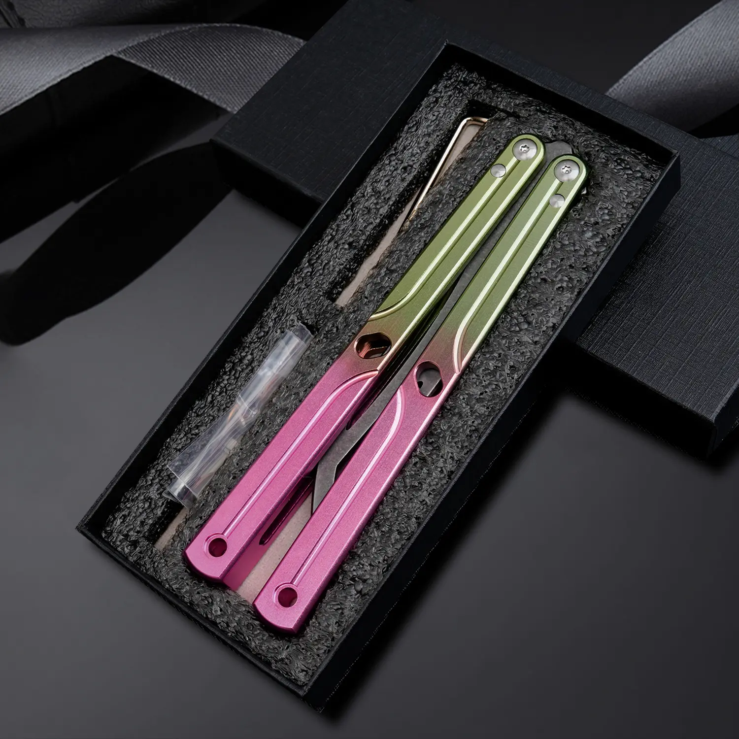 TGZUO Durable Bladeless Aluminum Alloy Trainer Flip Tool, Pink & Green, with Complete Parts Kit, Complete Kit