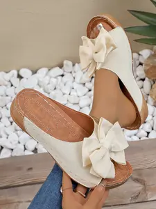 Women's new comfortable and soft casual slip-on sandals, with a soft wedge and flexible sole, essential minimalist sandals for everyday wear, perfect for school, work, and commuting, fashionable and trendy walking sandals.