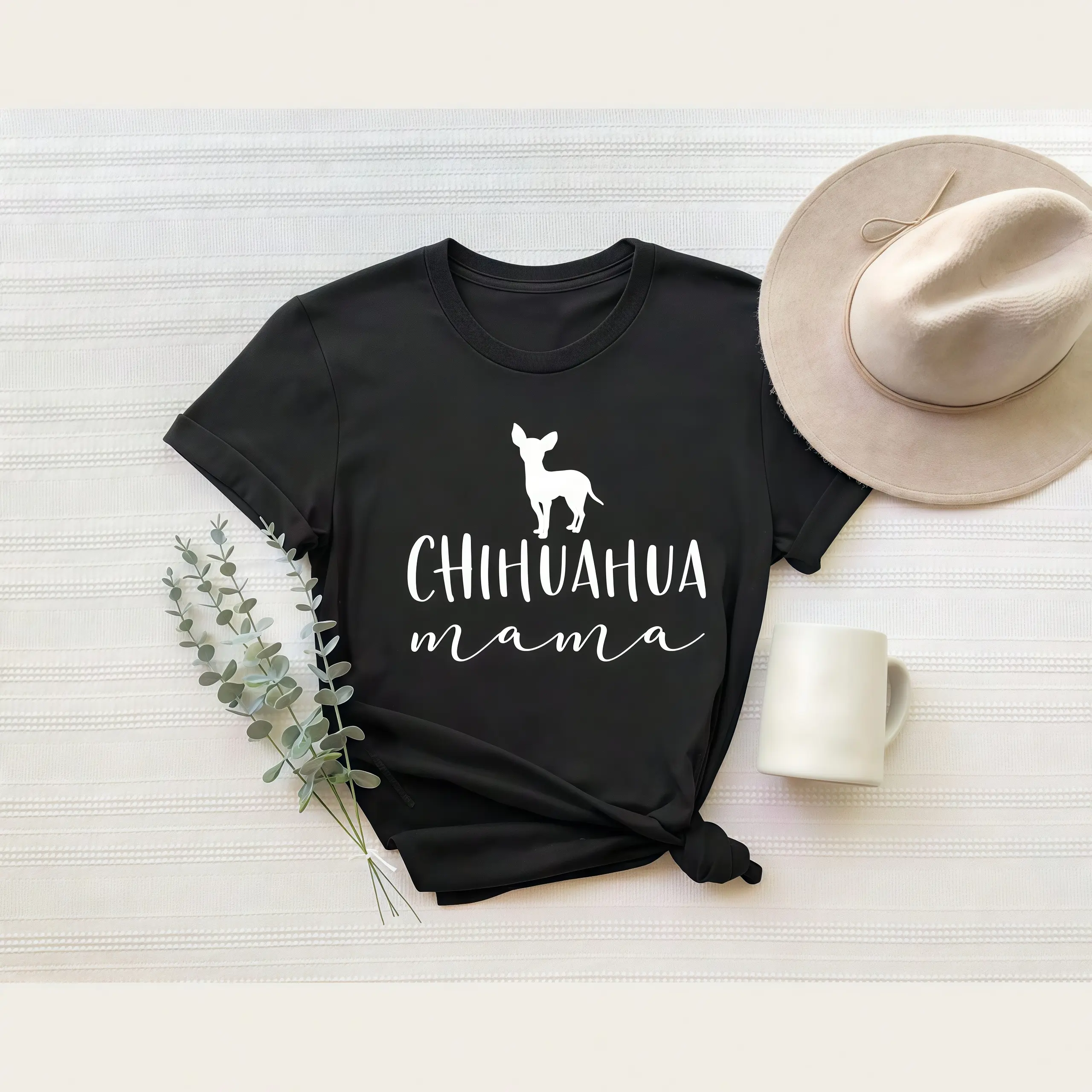 Chihuahua Mama Chihuahua Mom T-Shirt, Cute Dog Graphic Tee, Perfect Gift for Chihuahua Lovers & Dog Mom, Unisex Casual Cotton Short Sleeve Shirt