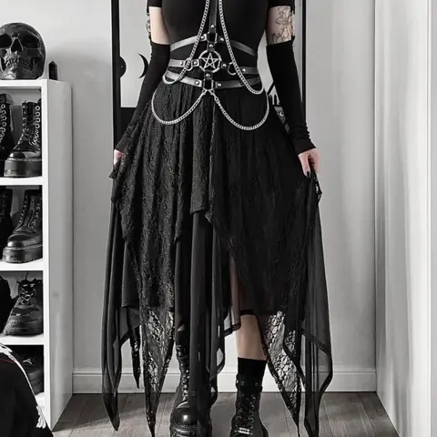 Women's Punk Style Chain Decor Harness Belt, Fashionable Gothic Style PU Leather Belt, Trendy All-match Clothes Accessories for Party & Daily Decor, Gothic Buckle, Street Style Belt, Chain Belts, Cool Belts