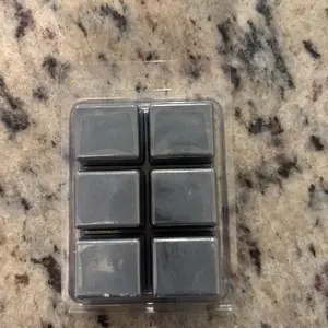 Black ice wax melt