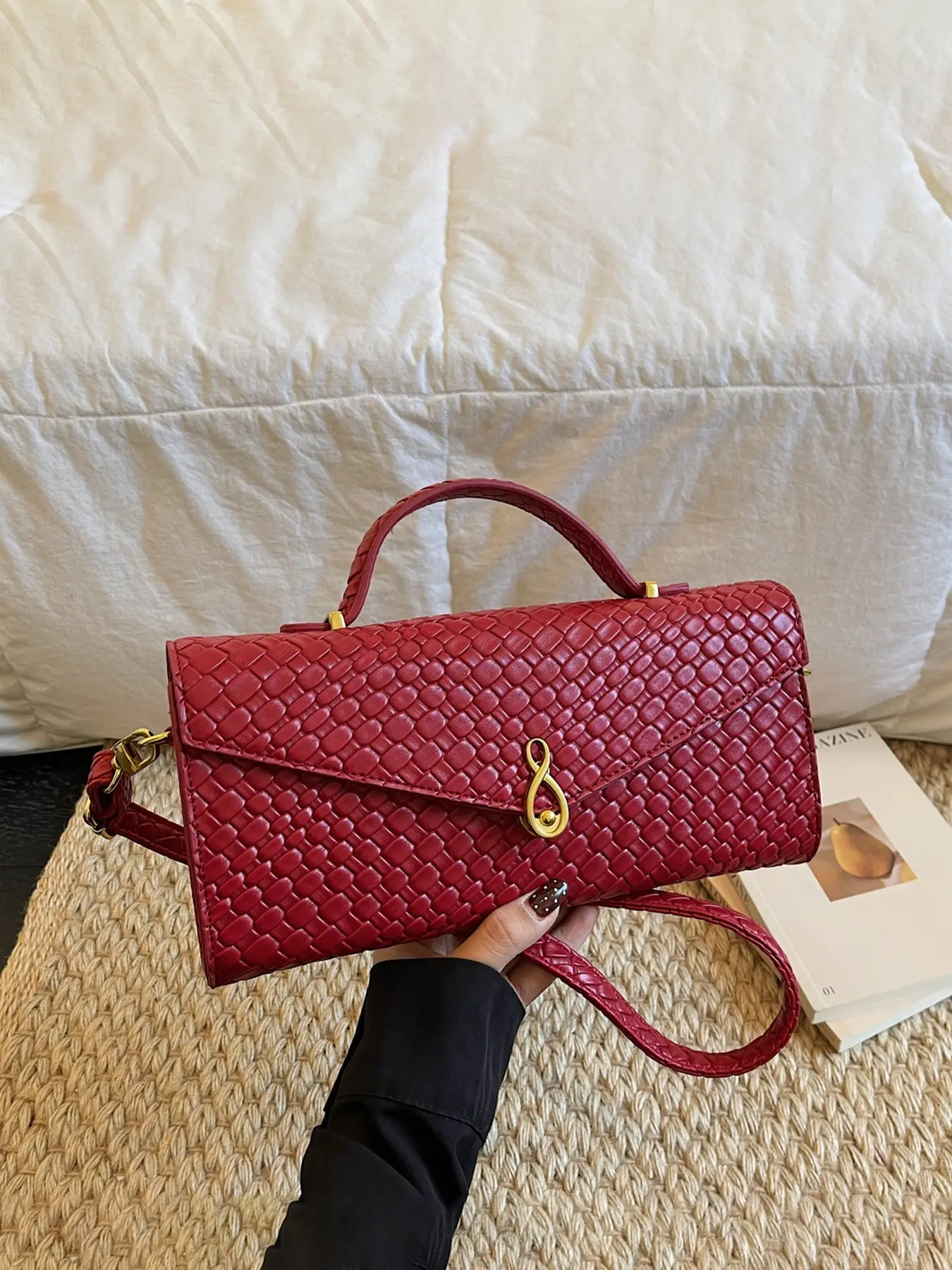 Ladies' fashionable, simple, casual, retro, solid color, trendy and versatile, suitable for daily commuting, shopping, dating, gift giving, ladies' essential shoulder bag, Handbag Shoulder Bag, Embellished Shoulder Bag