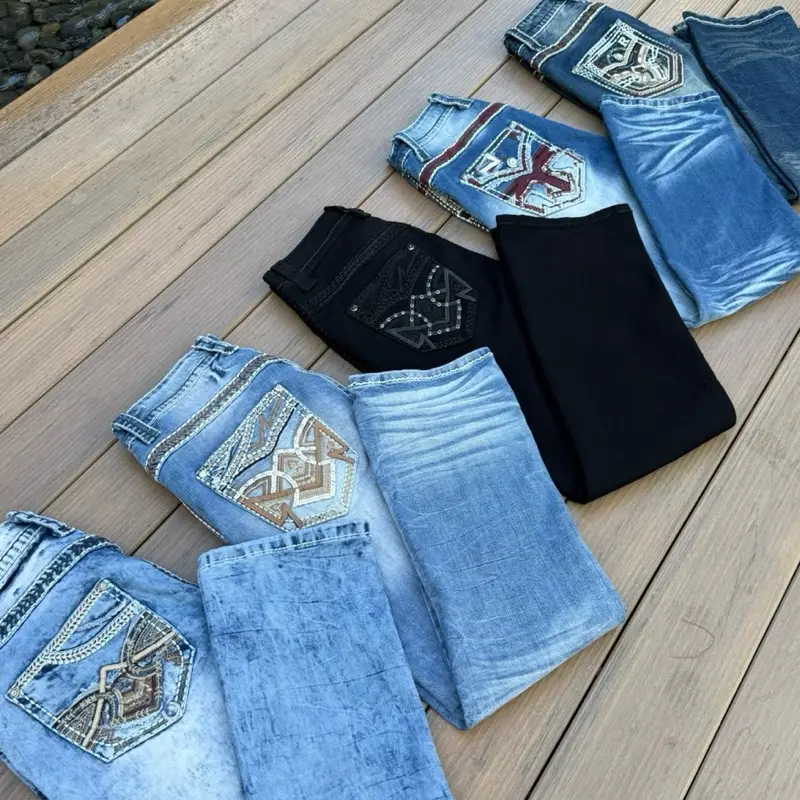 REVOLUTION STRAIGHT BOOT FIT JEANS EMBROIDERY