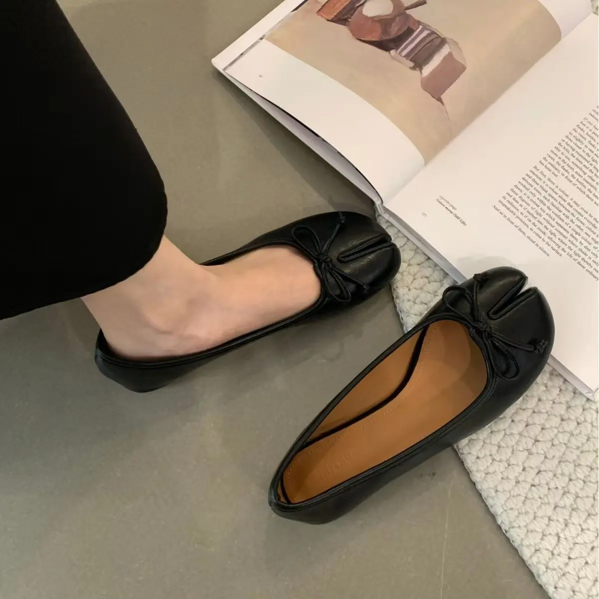 Women's Vintage Black Leather Tabi Ballet Flats - Split-Toe, Bow-Accented, Slip-On Walking Shoes, All-Match Footwear