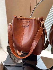 Literary retro fashion portable shoulder bucket bag, niche old design, retro casual versatile shoulder tote bag, fashionable and simple, suitable for office workers' daily commuting, shopping and dating, etc., Pu Tote Satchel