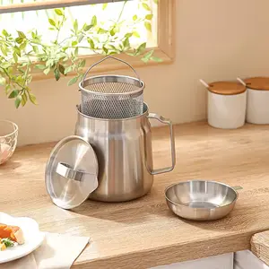 304 Stainless Steel 2L Oil Filter Pot with Beak Design and Frying Filter Screen Dust Cover, Suitable for Induction Cookers and Gas Stoves