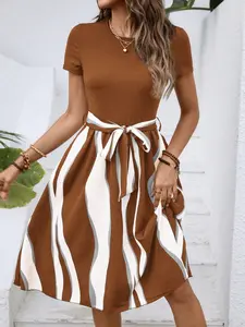 Women's Round Neck Short Sleeve Dress, Slim Fit Summer Casual Chic Fitted Vacation Style, Colorblock Patchwork Print, Fitted Design, Womenswear