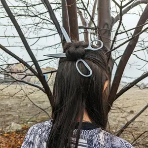 Set of 2 Scissors-Shaped Hair Clips, Fashionable Plastic Barrettes for Thick or Thin Hair, Perfect Gift for Tailors & Gothic Fashion Lovers, Hairpin