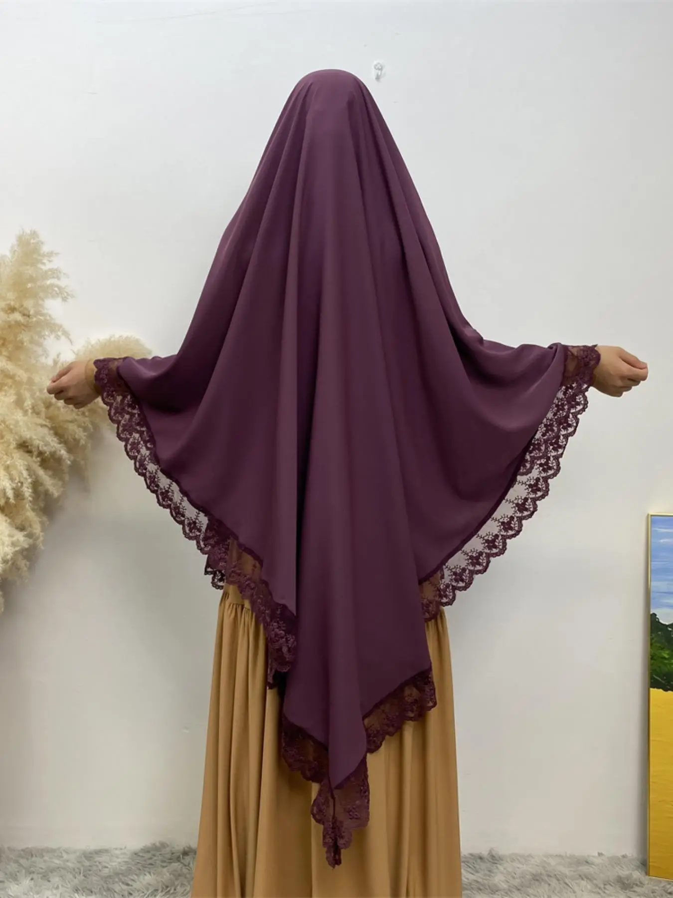 Women's Contrast Lace Trim Hijab, Casual Solid Color Long Scarf for Women, Fashion Muslim Clothing for Daily Wear