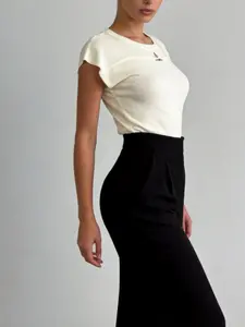 Small Hollow Out Casual Knit Sweater, Stylish Lightweight Pullover for Daily Wear, Perfect for Layering & Comfortable Fit