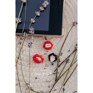 Smut Mouth Kindle Charm | Phone Charm