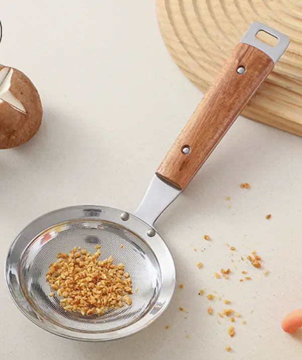Solid wood handle stainless steel fine mesh skimmer spoon heat insulation design for hot pot soup grease residue filtering kitchen cooking strainer tool