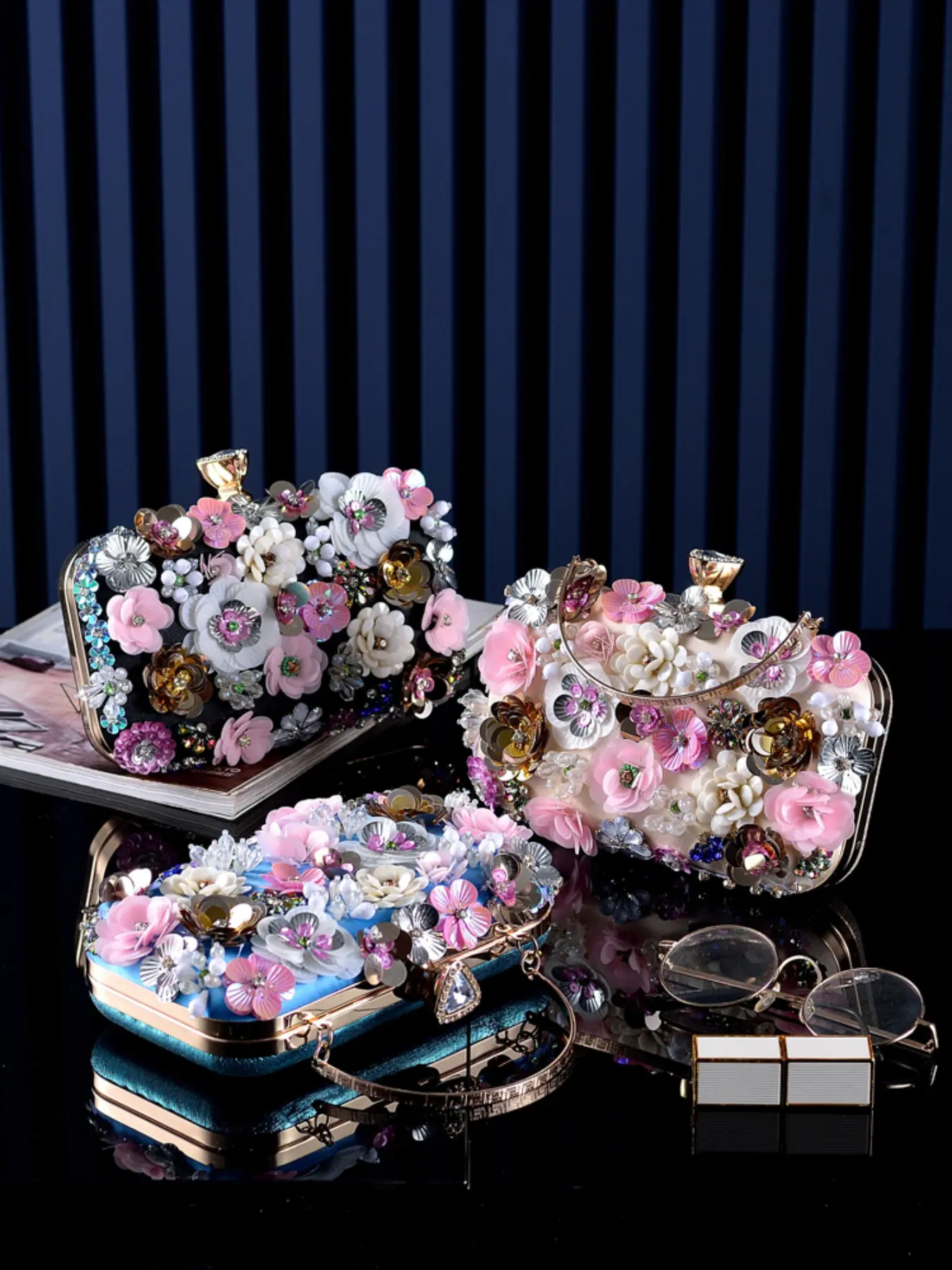 Handmade Sweet Flower Evening Bag, Wedding Bride Handbag, Elegant Party Clutch, Embellished Clutch, Floral Clutch, Traditional Qipao Accessory, Cross-Border New Arrival, Elegant Purse, Elegant Stylish Purse, Fashionable Versatile Purse