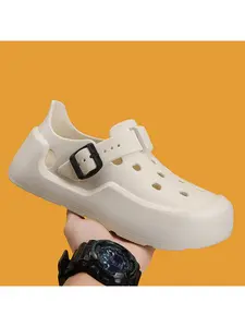 Men's fashionable slippers, made of thick material with a lightweight and comfortable sole, adjustable buckle strap and foot pedal design for easy on and off, breathable hole design to avoid stuffiness, trendy and versatile casual style
