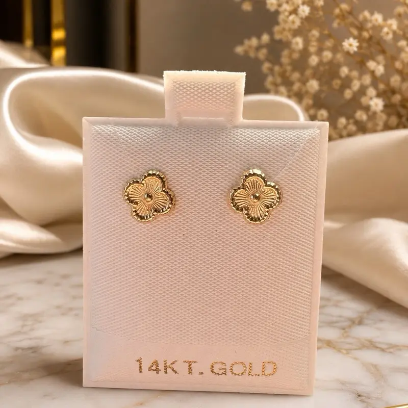 Aretes clover