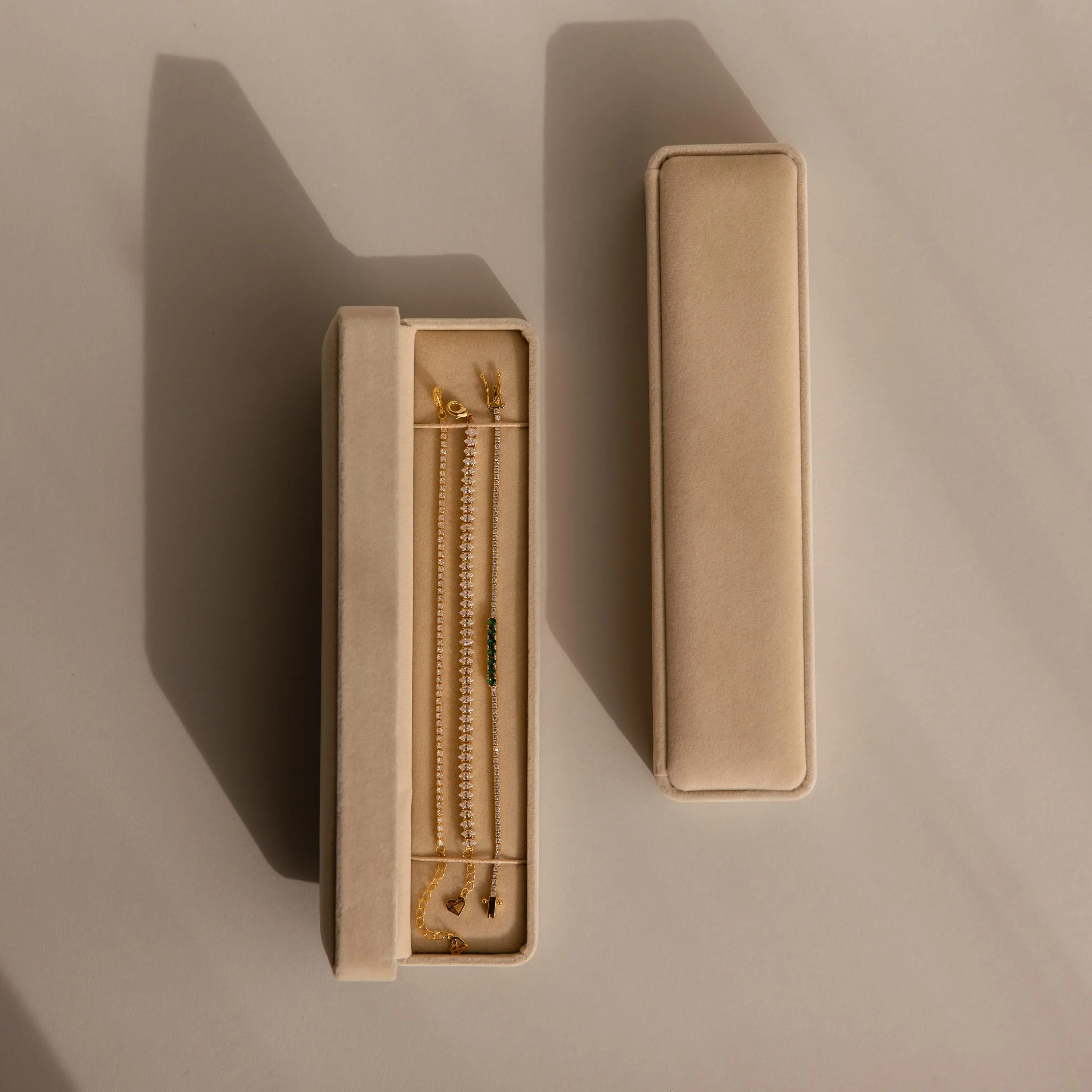 Velvet Bracelet Jewelry Box Travel Case - Compact Design for Travel, Ideal for Portability and Organization | Caitlyn Minimalist
