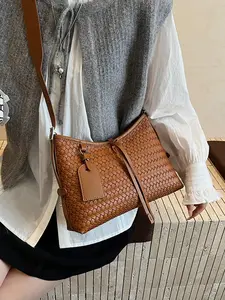 Elegant Women's Textured Handbag, French Style Crossbody Bag Daily Commuter Purse for Daily Use & Commuting, High-Quality Shoulder Purse for Ladies