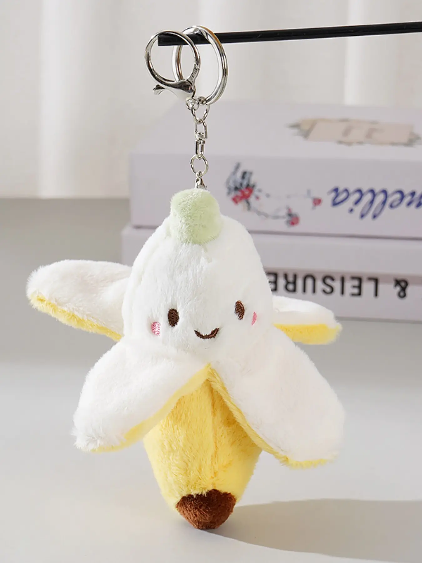 Cute Plush Banana Keychain, Fruit Keychain, Bag Charm for Couples and Friends, Creative Gift Idea, Fun Backpack Accessory, Adorable Design, Keychain for Bags