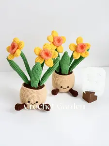 crochet daffodil plant, crochet daffodil in pot, housewarming gift, desk decoration, room decoration, handmade flower, gift for her Desk Decor, Mother's Day, Thank You Gifts, Home Decor