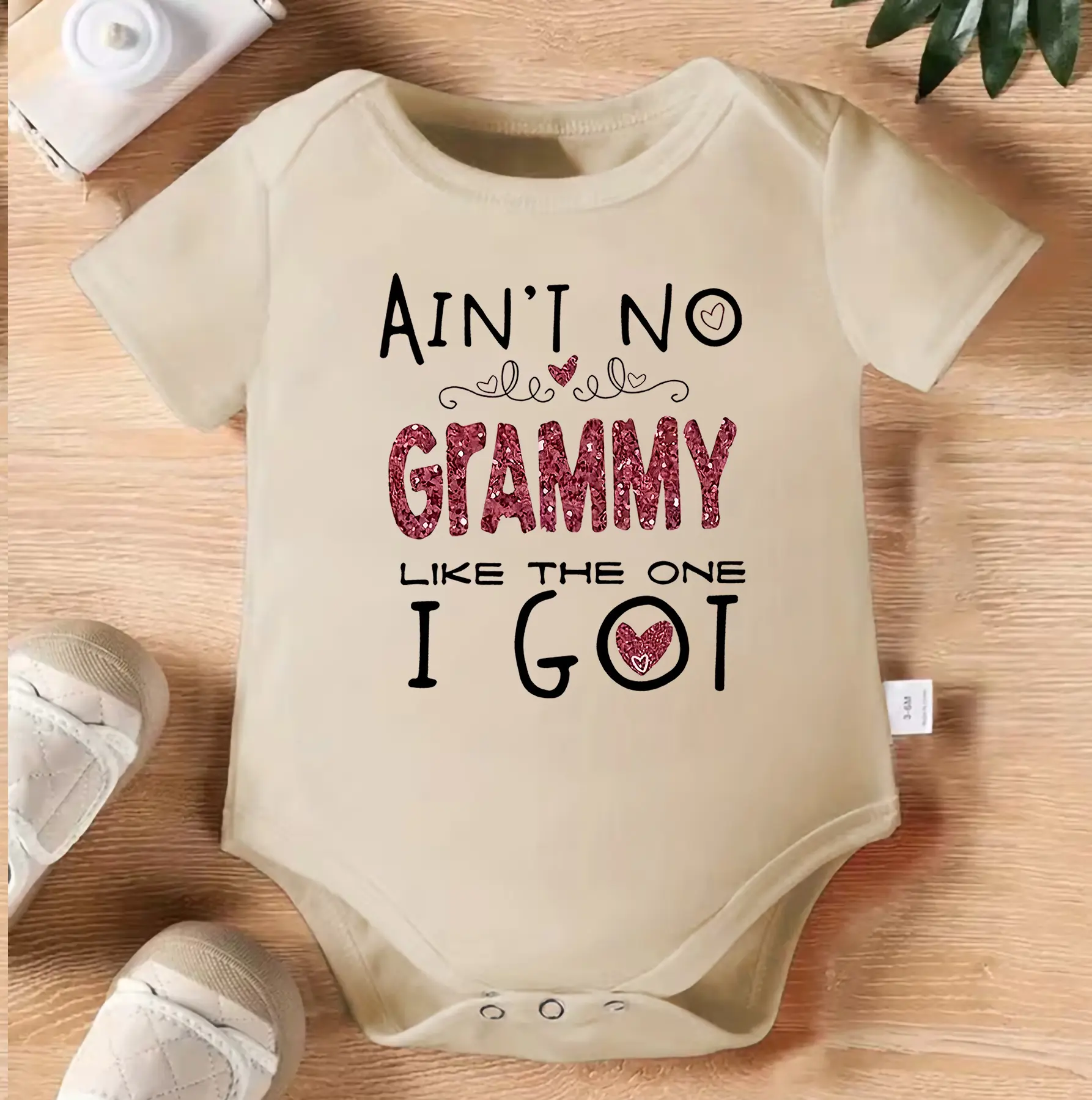 Ain't No Grammy Like The One I Got Baby Bodysuit, Funny Grandma Onesie, Grammy Gift Infant Romper, Cute Newborn Outfit, Grandmother Baby Clothes, Baby Shower Gift, Newborn One Piece, Grandma Announcement Bodysuit