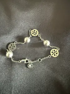 Pre-owned Tory Burch Gorgeous Silver Bracelet with Silver Tone Pearls