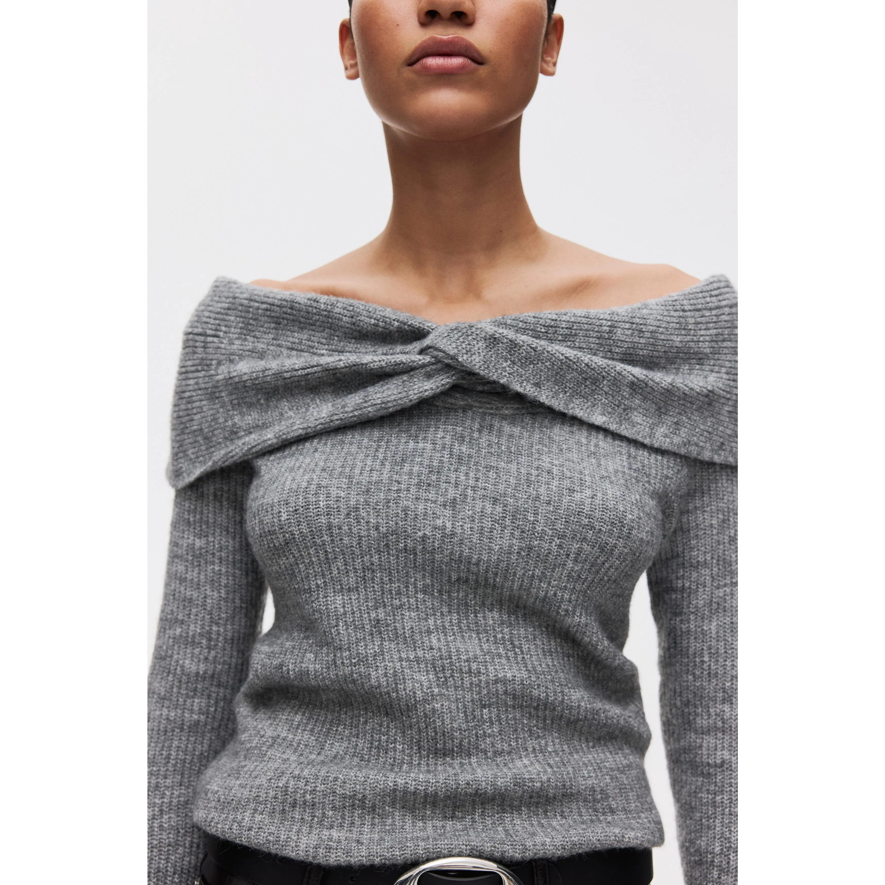 H&M Off-the-shoulder jumper