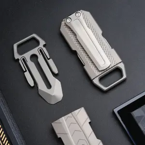 Titanium Keychain Multi-Functional Men's Belt Buckle, Durable Lightweight Waist Belt Clip, Universal Outdoor Key Holder