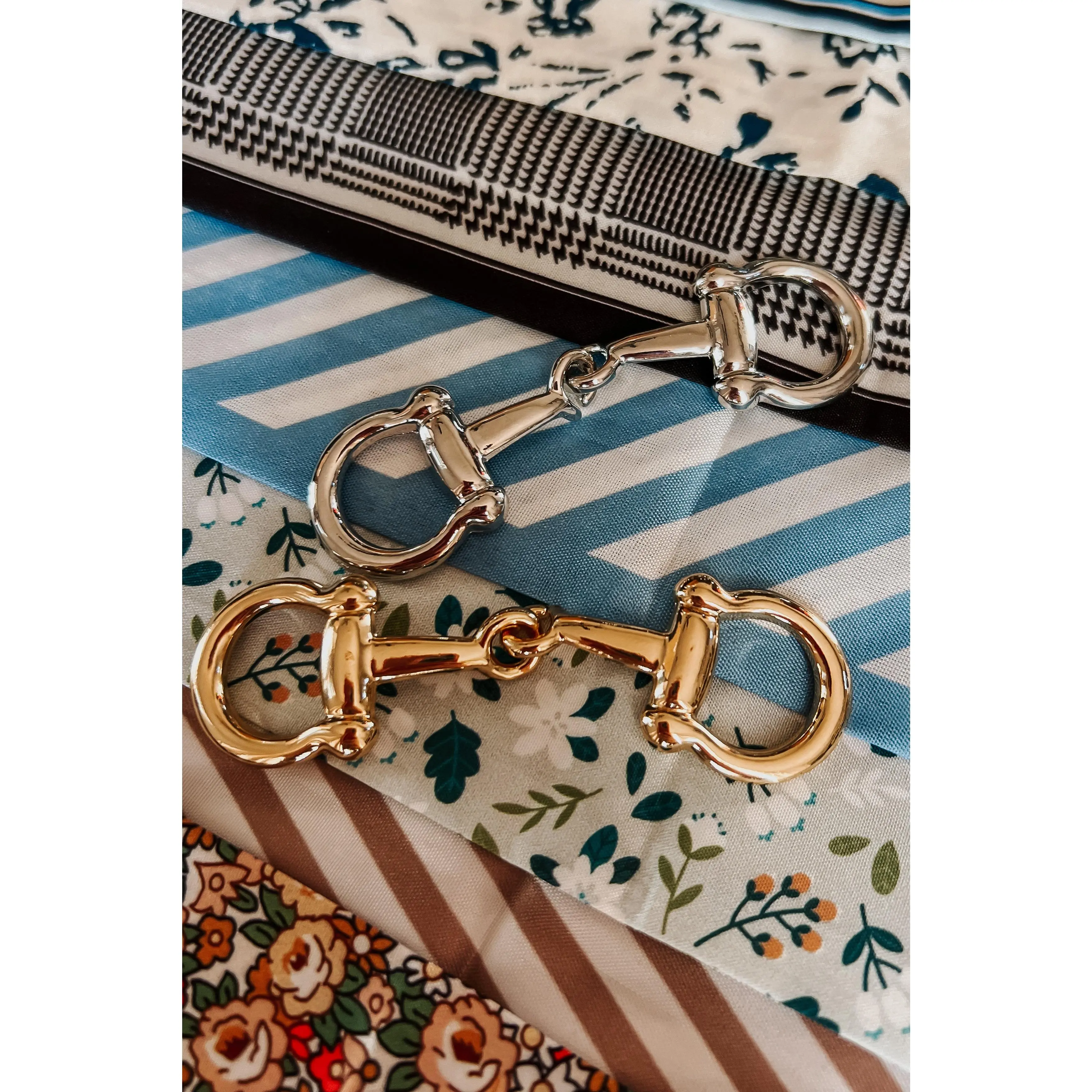 Snaffle Scarf Slide