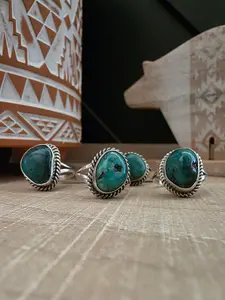LETRICIA LARGO WHITE WATER TURQUOISE RING