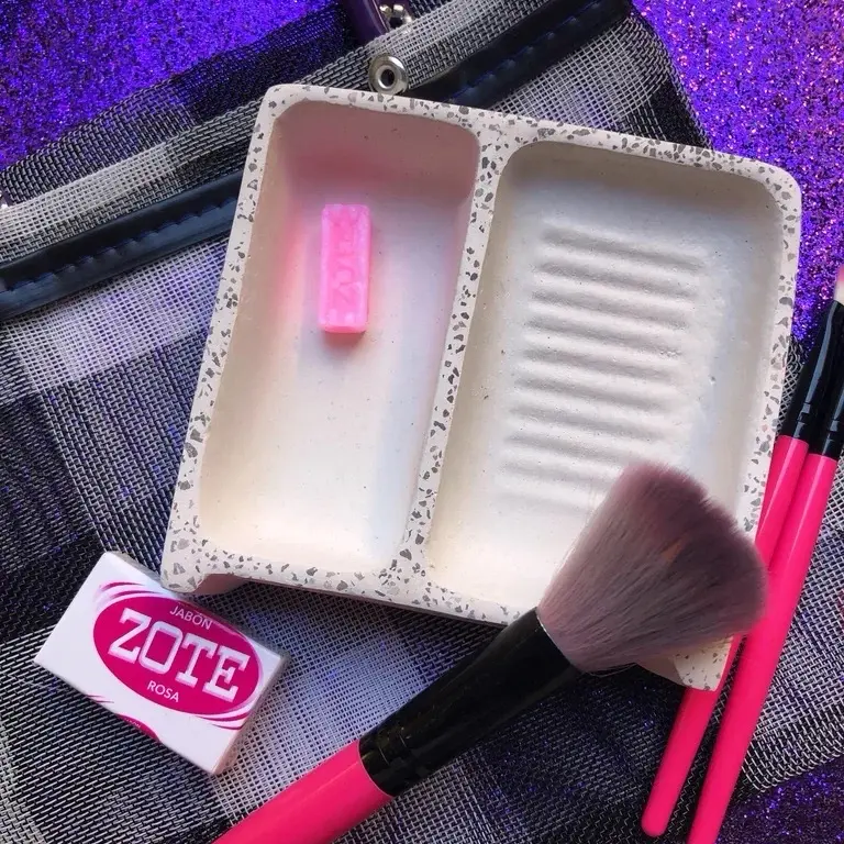 Make up Cleaner Lavaderito