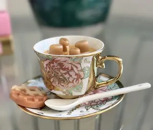 Vela de Café Sencillo with Galletitas de Café y Vainilla Minimalist Design for Coffee Enthusiasts Easy to Use Versatile for Home Office Settings