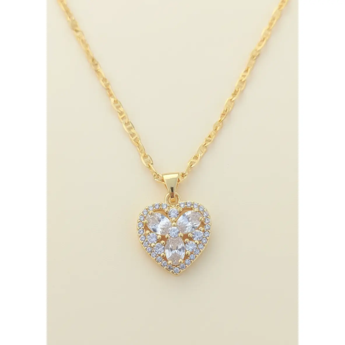 Heart and crystal necklace 14K Gold Filled, cadena de corazon con cristales en Oro Laminado Brasilero