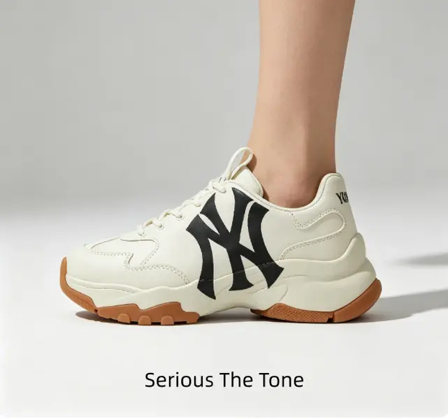 Low-top solid cream casual running shoes oversized solid black NY graphic matching white laces sculpted layered midsole unisex hip-hop dad sneakers
