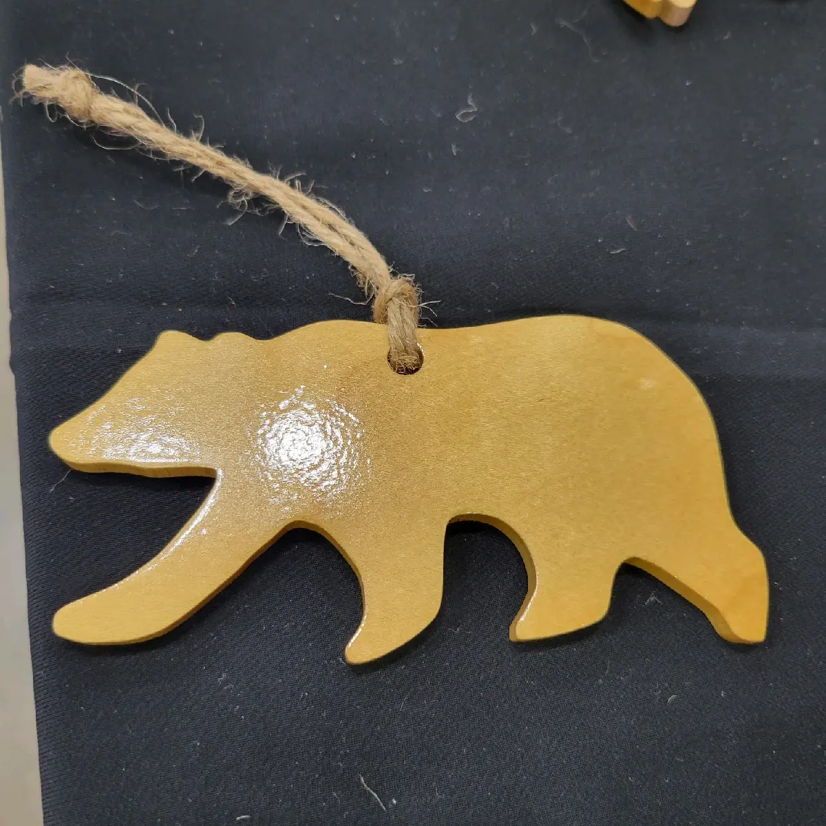 Wooden Grizzly Bear Ornament Decor Hanging Eye Gift Decoration Hangable