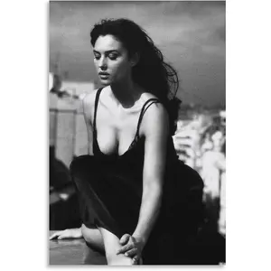 No Framed, Monica Bellucci Poster Sexy Poster Wall Art Bedroom Woman Poster Bedroom Poster (8) Gifts