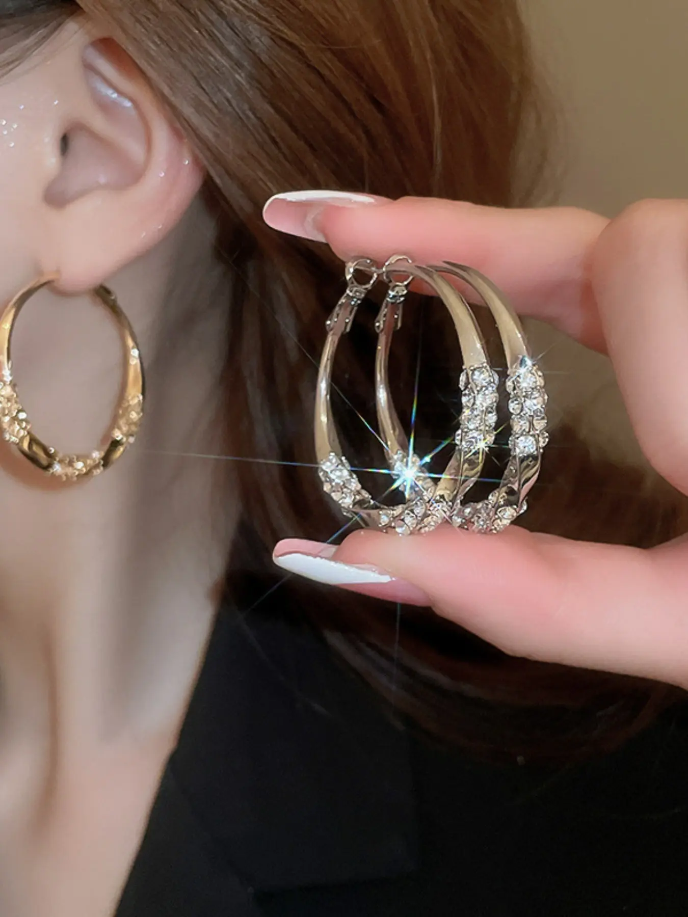 High-end twisted diamond-studded earrings, hoop earrings, new European and American styles, temperament high-end jewelry, Diamond Accents Design, Sparkling Ear Jewelry, Earring Hoops