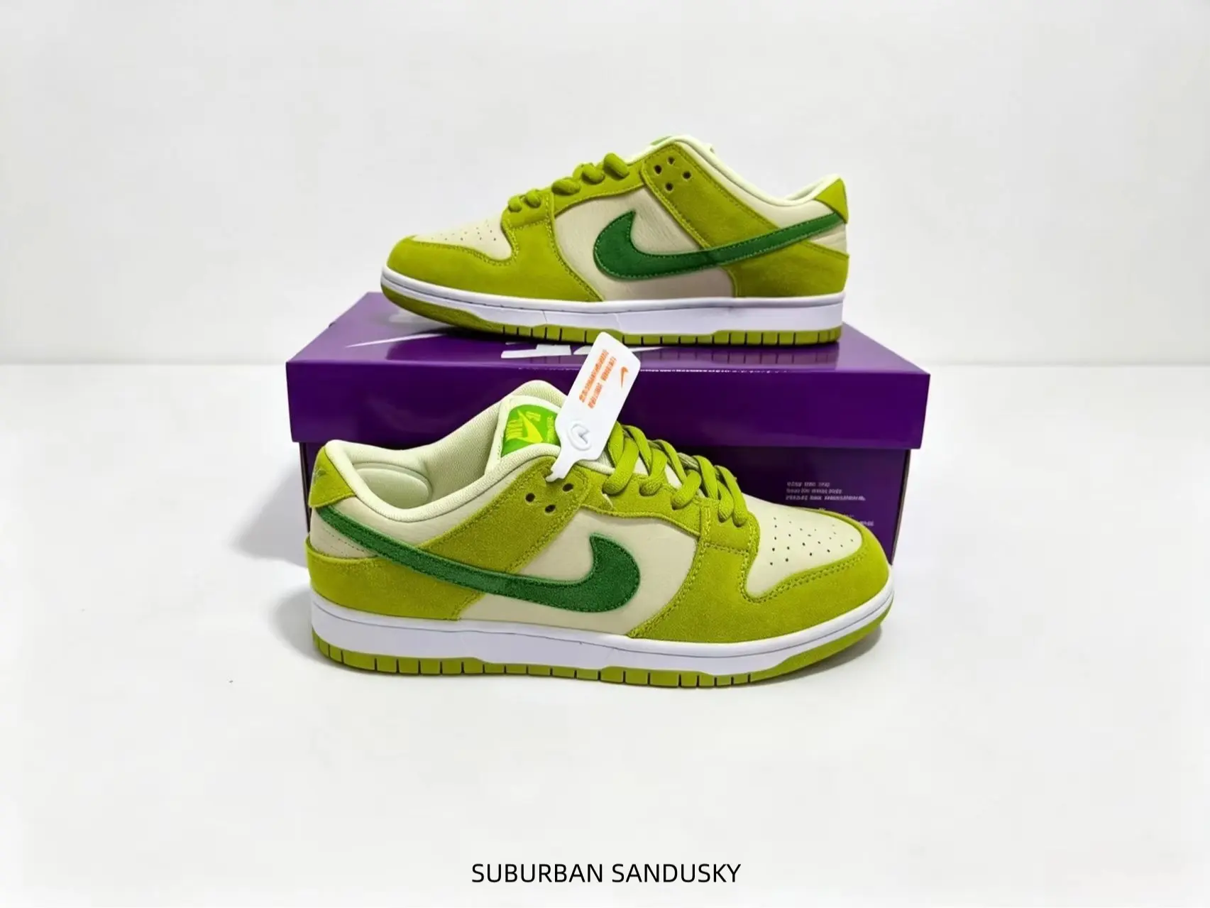 Elevate casual fits with two-tone green suede sneakers, flat cushioned sole provides stable support for commuting, shopping and weekend outings.