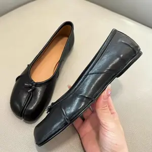 2026 New Women's Dance Shoes Retro Pleated Shoes Versatile Split-toed Pig's Trotters Shoes Flat Shoes Horseshoe Shoes Flat Ballet Shoes Mary Jane Shoes Single Shoes Women's Shoes