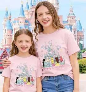 Magic Kingdom themed sequined top, princess cartoon movie, famous fairy tale princess holiday vacation T-shirt, fun and cute T-shirt, pink castle pattern T-shirt, cute mother and daughter outfits, parent-child outfits, a gift for mothers and daughters.