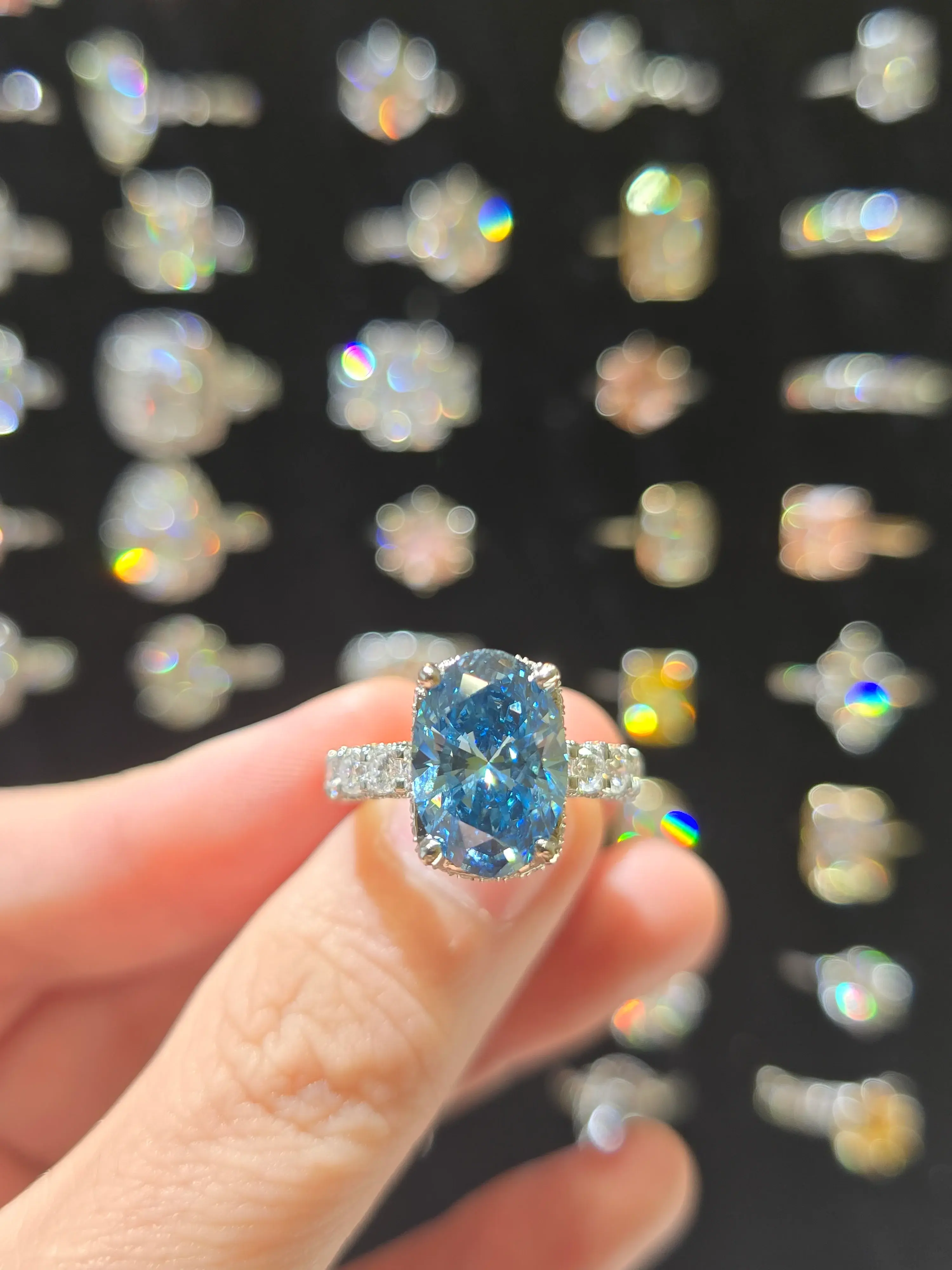 Hot Design 🔥 Blue Oval 5CT / Fancy Vivid Blue VS1 / IGI Certificate