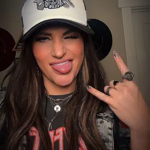 Trucker Hats for Men and Women Flexible Lightweight Hat for Summer Time Comfortable and Stylish adjustable snapback