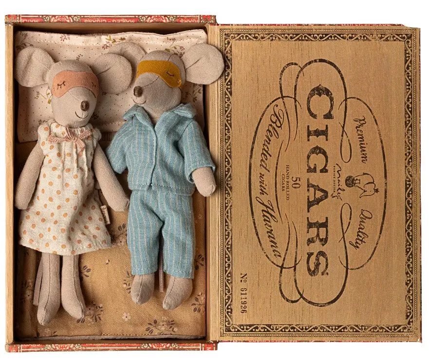 Maileg Mum & Dad Mice In Cigarbox