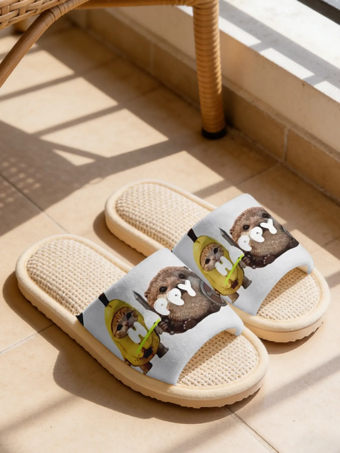 Unisex Funny Otter Print Linen Slippers, Breathable Cloudy Soft Sole, Non-Slip Quiet Home Shoes, All-Season Casual Footwear