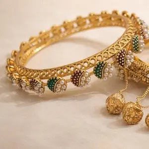 Pearl Pop Bangle with Intricate Design and Colorful Beads for Elegant Looks