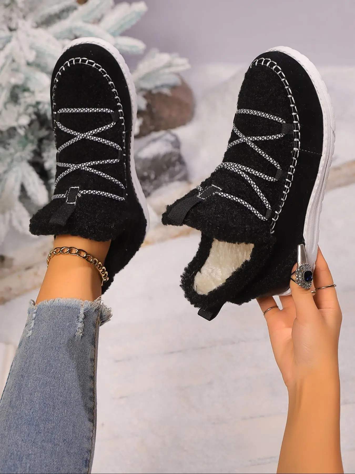 Women's Fashionable Patchwork Design Lace Up Low Top Platform Sneakers, Casual Comfortable Warm Sports Shoes for Outdoor Activities, Female All-match